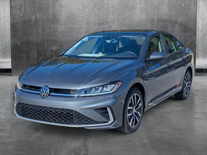 New 2025 Volkswagen Jetta SE w/ Sunroof Package