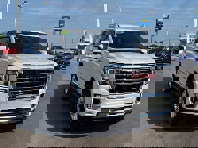 Used 2024 GMC Yukon XL SLT w/ SLT Luxury Package