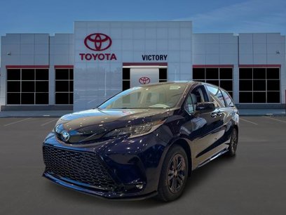 New 2025 Toyota Sienna XSE