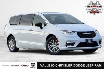 New 2025 Chrysler Pacifica Select
