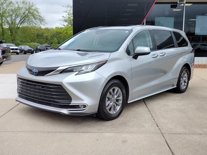 Used 2022 Toyota Sienna XLE
