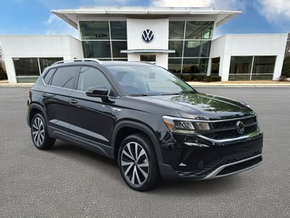 Certified 2024 Volkswagen Taos SE w/ Panoramic Sunroof Package