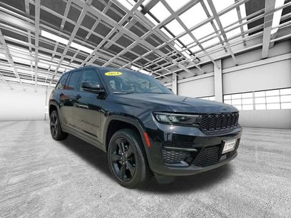 Used 2024 Jeep Grand Cherokee Altitude