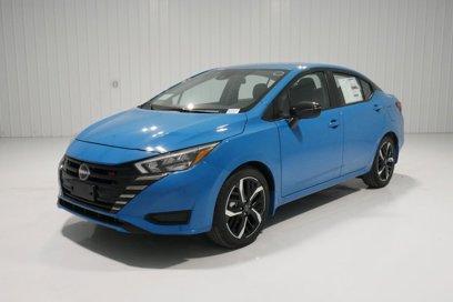 New 2025 Nissan Versa SR w/ Trunk Package