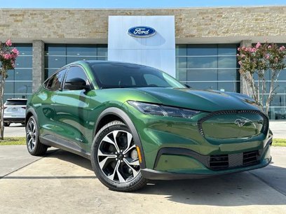 New 2025 Ford Mustang Mach-E Select w/ Comfort Package Lite