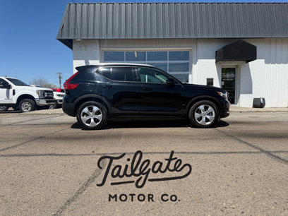 Used 2021 Volvo XC40 T4 Momentum
