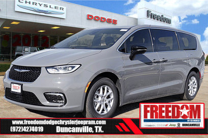 New 2025 Chrysler Pacifica Select