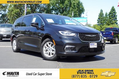 Used 2023 Chrysler Pacifica Touring-L