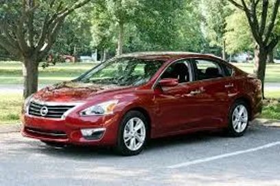 Used 2013 Nissan Altima 2.5 SL w/ Technology Pkg