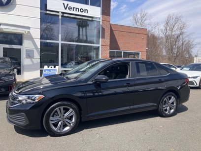 Used 2023 Volkswagen Jetta SE w/ Panoramic Sunroof Package