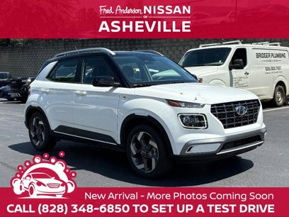 Used 2023 Hyundai Venue Limited w/ Cargo Package