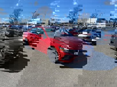 New 2025 Hyundai Elantra Limited w/ Cargo Package