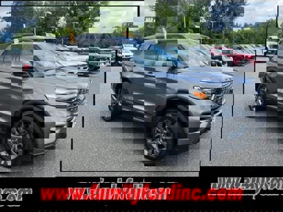 Certified 2022 Ford Explorer XLT w/ Equipment Group 202A