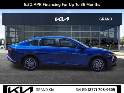 New 2025 Kia K4 LXS