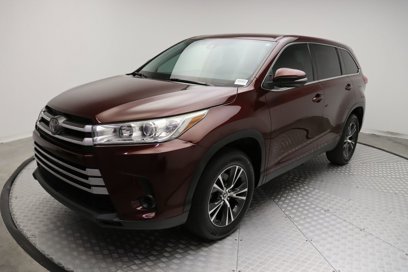 Certified 2019 Toyota Highlander LE