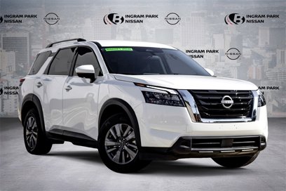 Used 2025 Nissan Pathfinder SV