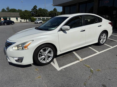 Used 2013 Nissan Altima 2.5 SL w/ Technology Pkg