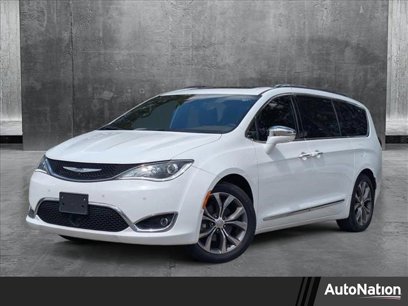 Used 2020 Chrysler Pacifica Limited w/ Tire & Wheel Group