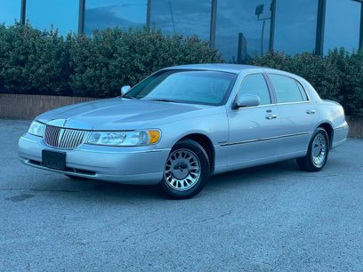 Used 2002 Lincoln Town Car Cartier