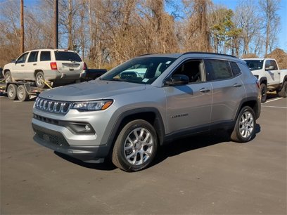 New 2024 Jeep Compass Latitude w/ Sun and Sound Group