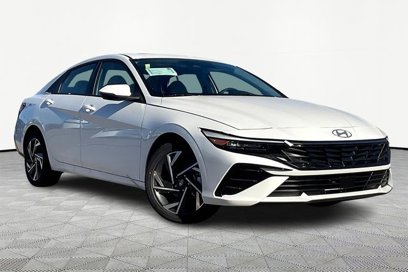 Used 2025 Hyundai Elantra Limited