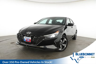 Used 2023 Hyundai Elantra Limited w/ Preferred Accessory Package