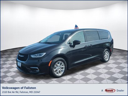 Used 2023 Chrysler Pacifica Touring-L