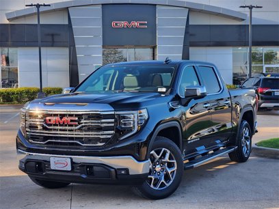 New 2025 GMC Sierra 1500 SLT