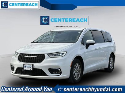 Used 2023 Chrysler Pacifica Touring-L