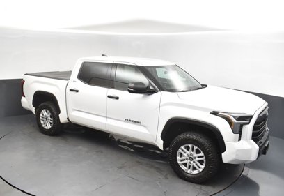 Used 2022 Toyota Tundra SR5 w/ SR5 Convenience Package