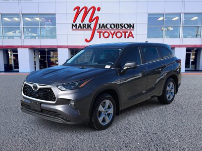 Used 2023 Toyota Highlander LE