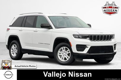 Used 2023 Jeep Grand Cherokee Laredo