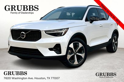 New 2025 Volvo XC40 B5 Plus w/ Protection Package Premier
