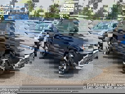 New 2025 Volkswagen Taos SE