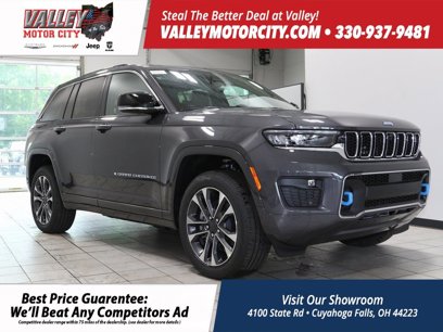 New 2023 Jeep Grand Cherokee Overland w/ Advanced Protech Group III