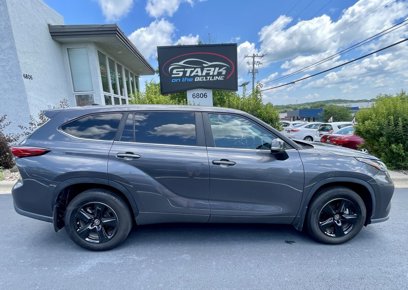 Used 2023 Toyota Highlander LE