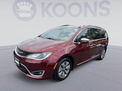 Used 2018 Chrysler Pacifica Limited w/ Advanced Safetytec Group