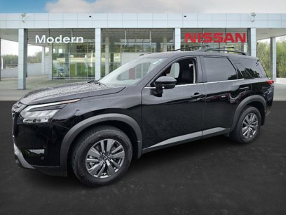 Certified 2025 Nissan Pathfinder SV w/ Black Appearance Package