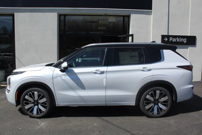 New 2025 Mitsubishi Outlander SEL