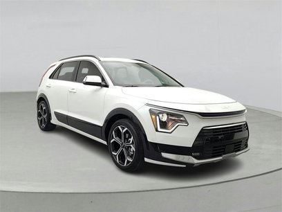 Used 2024 Kia Niro EX Touring
