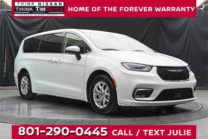 Used 2023 Chrysler Pacifica Touring-L