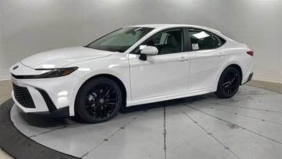New 2025 Toyota Camry SE