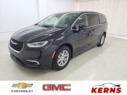 Used 2023 Chrysler Pacifica Touring-L