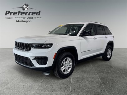 Used 2023 Jeep Grand Cherokee Laredo w/ Luxury Tech Group I
