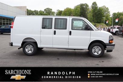 New 2025 Chevrolet Express 3500 w/ Chrome Appearance Package
