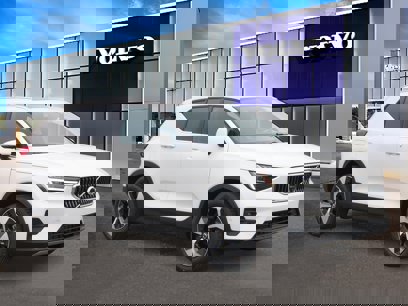New 2025 Volvo XC40 B5 Plus w/ Protection Package Premier