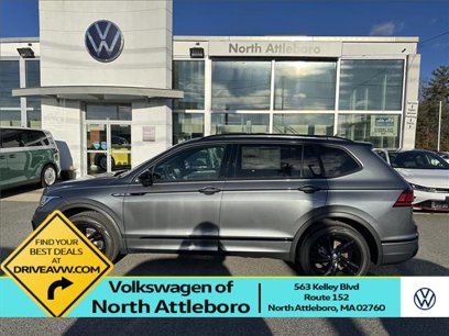 New 2024 Volkswagen Tiguan SE R-Line