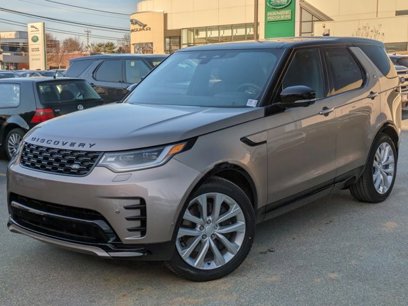 New 2024 Land Rover Discovery Dynamic SE