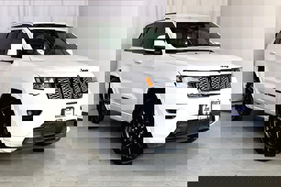 Used 2017 Jeep Grand Cherokee Altitude
