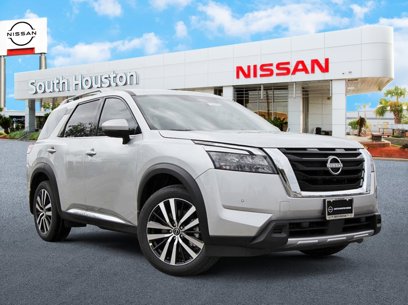 New 2025 Nissan Pathfinder Platinum w/ Cargo Package